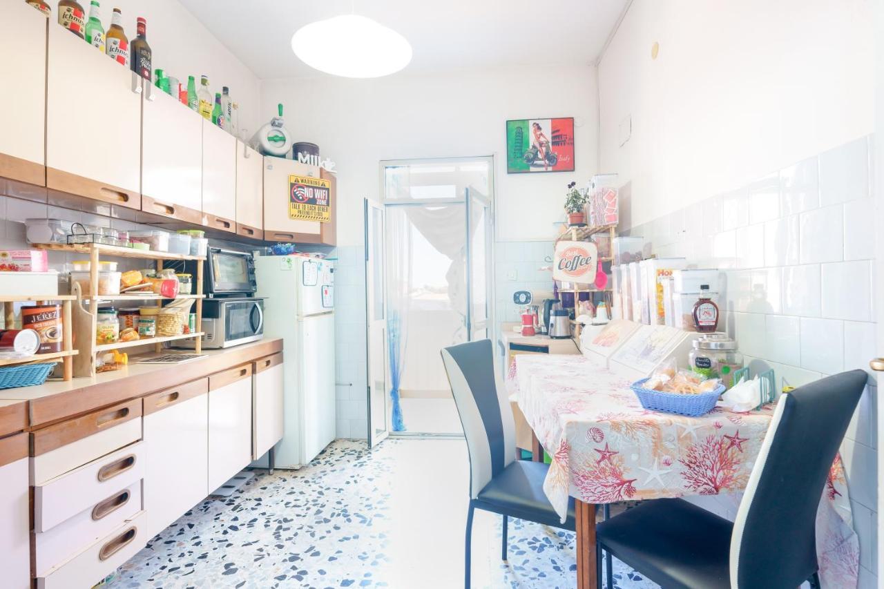 B&B Pothos - Eng Ita - Air Conditioning Wi-Fi Fridge Netflix Local Guide - Aria Condizionata, Frigo, Internet, Guida Locale 卡利亚里 外观 照片