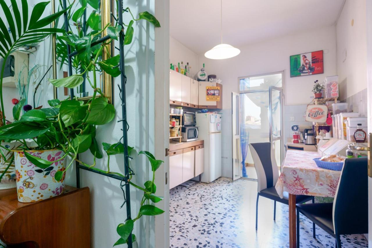 B&B Pothos - Eng Ita - Air Conditioning Wi-Fi Fridge Netflix Local Guide - Aria Condizionata, Frigo, Internet, Guida Locale 卡利亚里 外观 照片