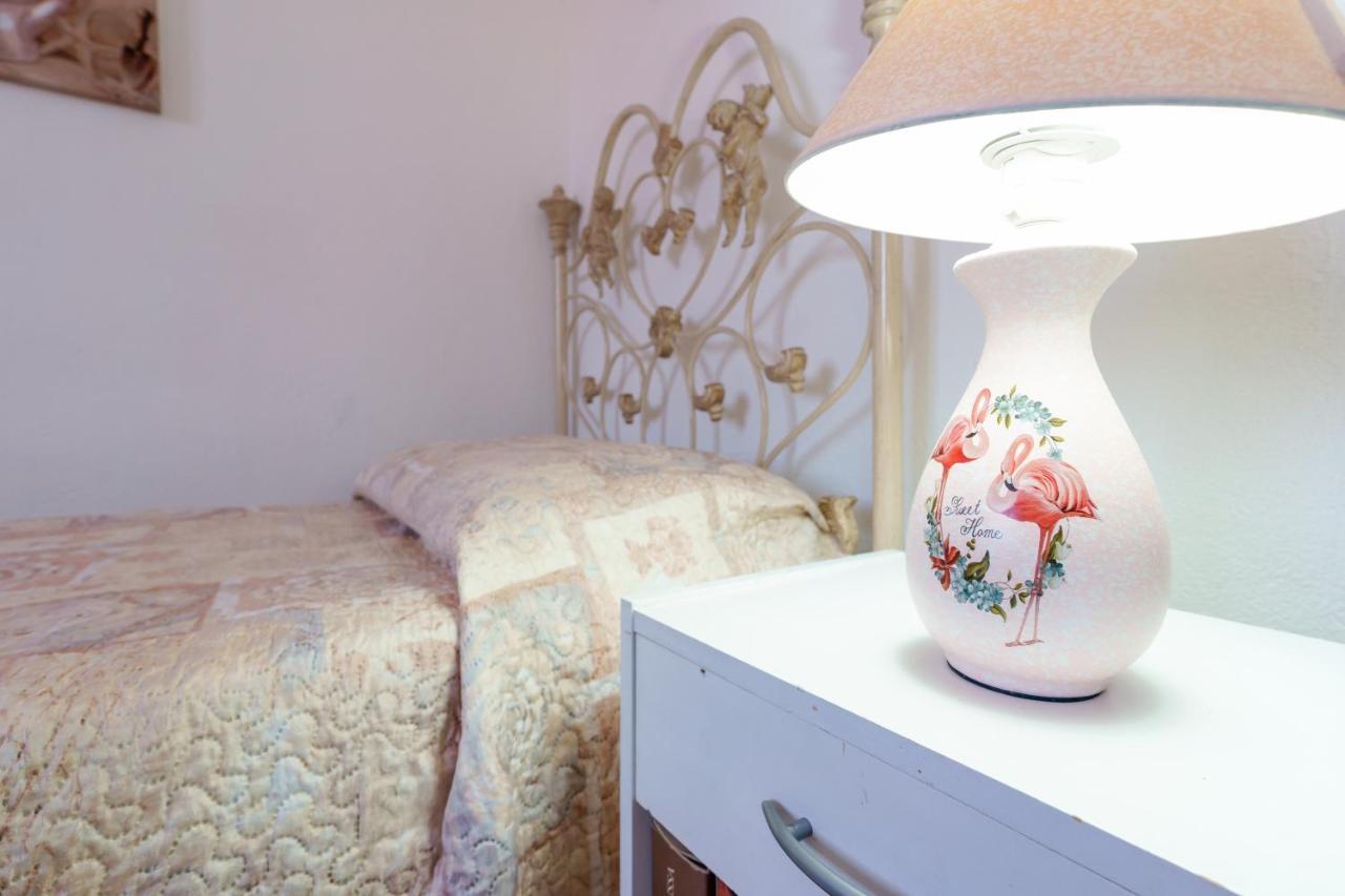 B&B Pothos - Eng Ita - Air Conditioning Wi-Fi Fridge Netflix Local Guide - Aria Condizionata, Frigo, Internet, Guida Locale 卡利亚里 外观 照片