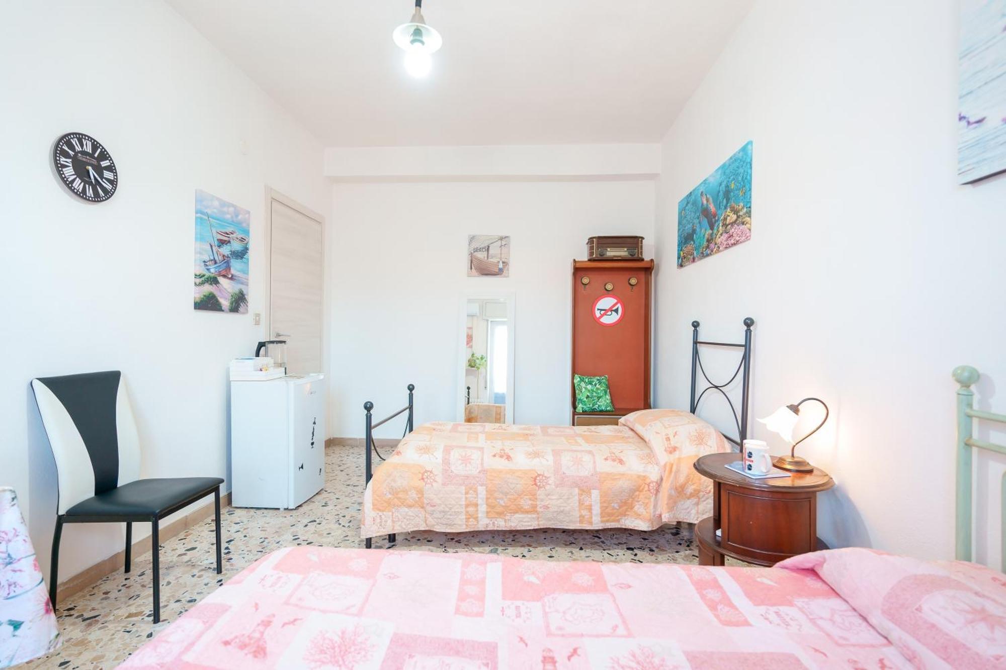 B&B Pothos - Eng Ita - Air Conditioning Wi-Fi Fridge Netflix Local Guide - Aria Condizionata, Frigo, Internet, Guida Locale 卡利亚里 外观 照片